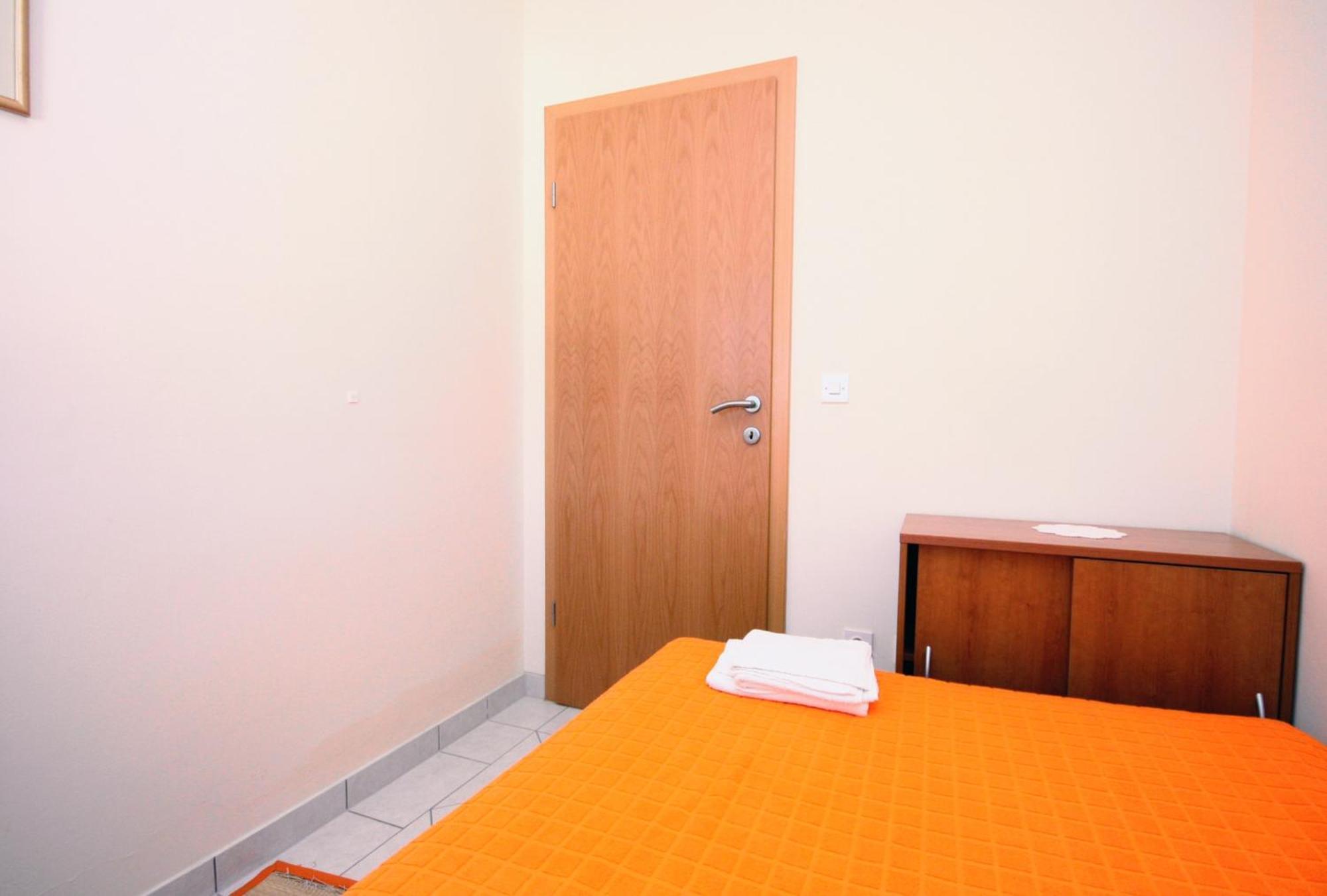 Apartments By The Sea Vinisce, Trogir - 5229 Zimmer foto